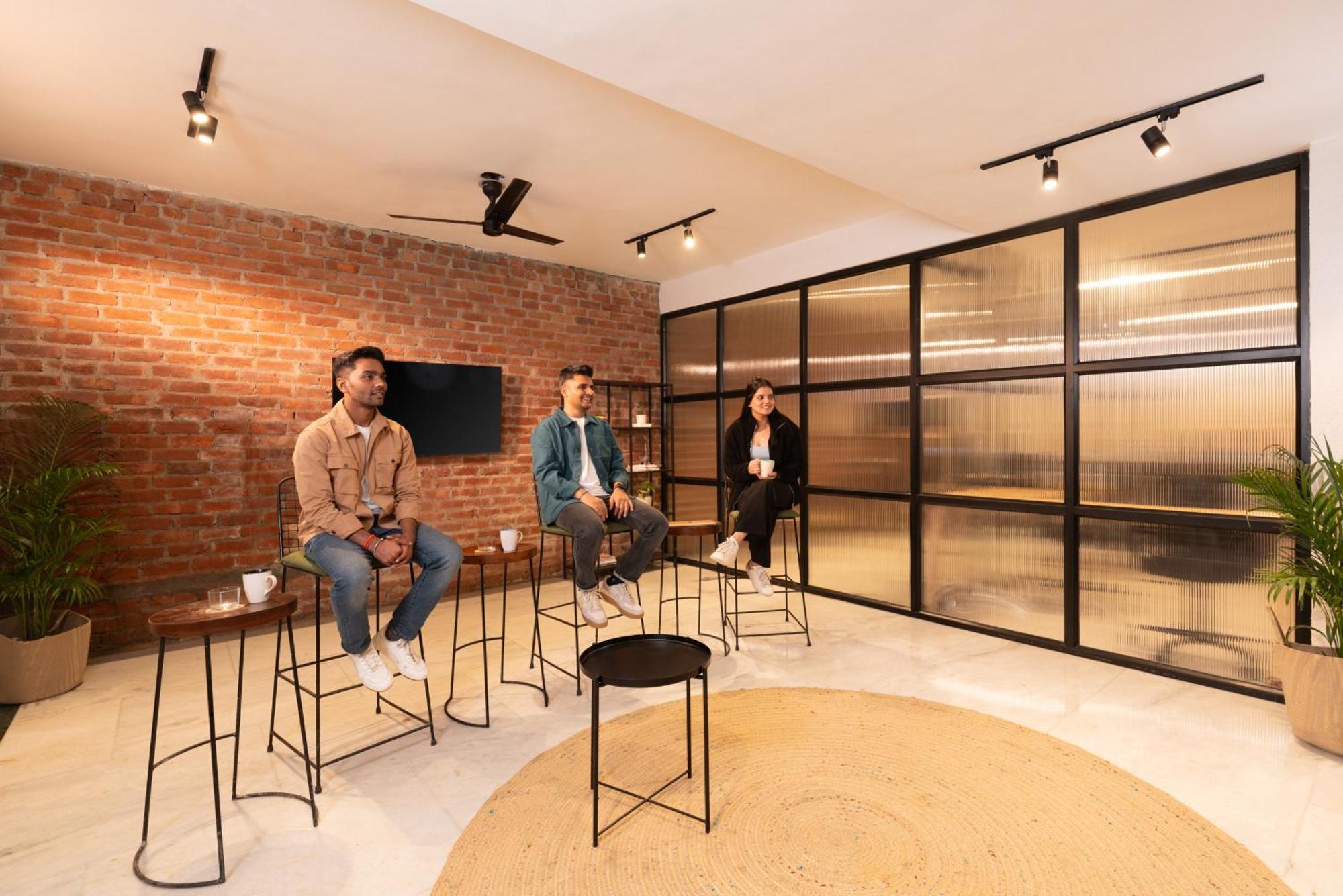Minimalist Poshtel & Suites New Delhi Luaran gambar